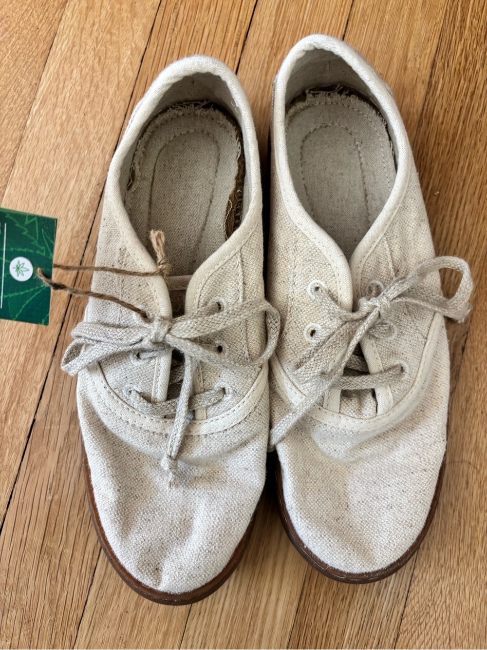Sanuk Natural Beige Canvas Lace-Up Sneakers with Brown Soles - Picture 4 of 12